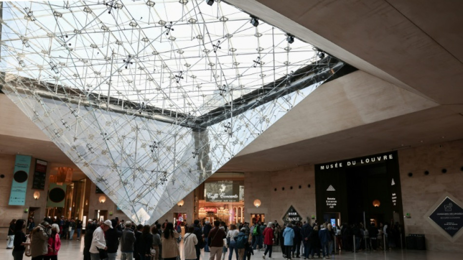 La seguridad en la galer&iacute;a robada en el Louvre no era "un punto a vigilar", seg&uacute;n su presidenta