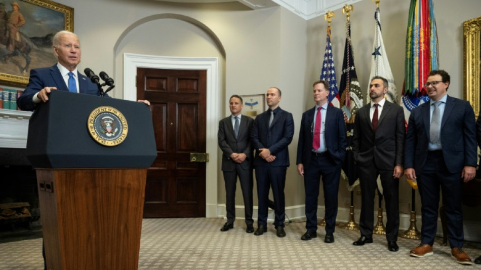 Biden presiona a gigantes tecnol&oacute;gicos para regular la inteligencia artificial