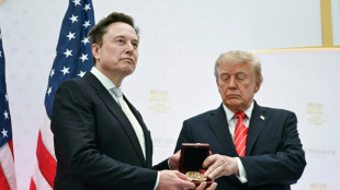 Trump chama Musk de 'tesouro nacional' ap&oacute;s entrega de medalha