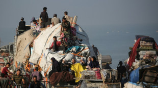 Israel bombardeia Cidade de Gaza e fuga de palestinos prossegue