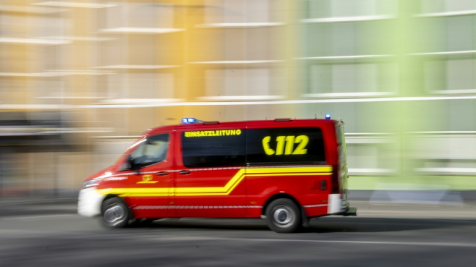 Bus mit Schulkindern kracht in Bad Oldesloe in Hauswand: Mehrere Verletzte