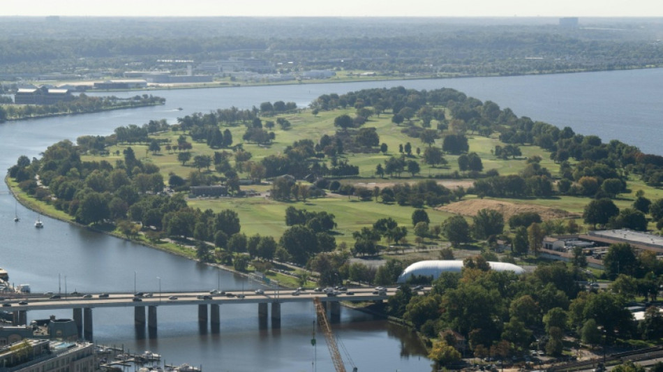 Una jueza suspende hasta nuevo aviso un proyecto de campo de golf de Trump en Washington