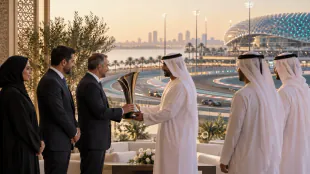 رئيس الدولة يجذب وفد شركة &laquo;إثارة&raquo;.. أفضل منظم لسباقات الفورمولا 1 لعام 2025