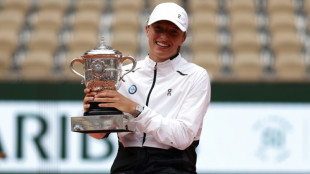 Swiatek keeps lid on expectations despite Evert's '10 French Opens' prediction