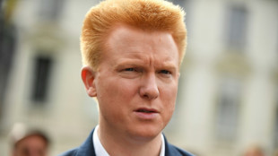 L'&eacute;pouse d'Adrien Quatennens l'accuse &agrave; nouveau, le d&eacute;put&eacute; conteste