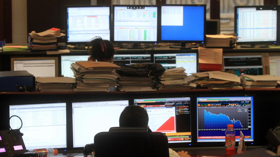 Borsa: Milano accelera (+1%), Eni azzera le perdite