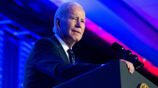 Biden hace promesas a los votantes de m&aacute;s edad y a los obreros
