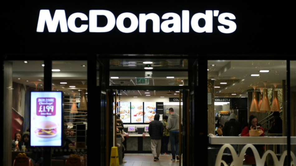M&aacute;s de 700 empleados se unen a una denuncia por acoso contra McDonald's en Reino Unido