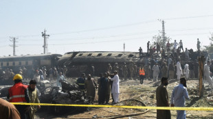 Pakistan: au moins 24 morts dans l'attaque &agrave; l'explosif d'un train 