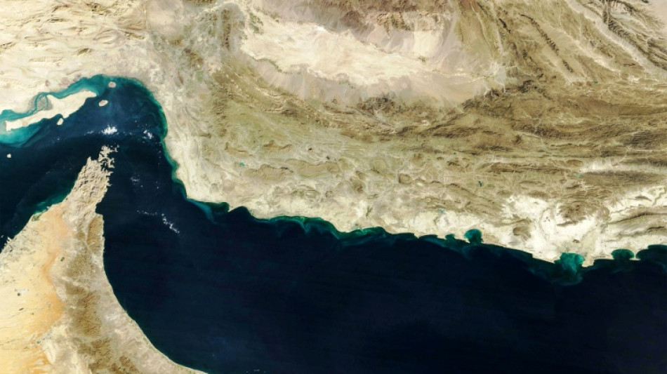 US says warships transit Strait of Hormuz in mine clearance op