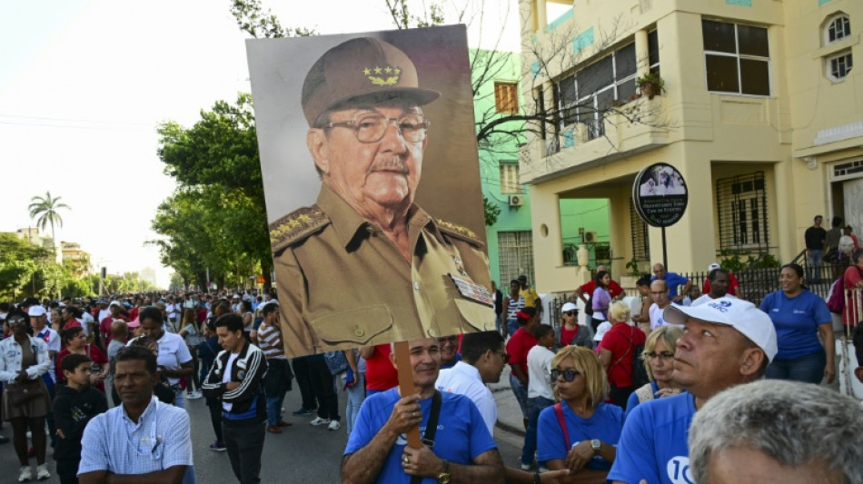 Pourparlers Cuba-Etats-Unis: Raul Castro participe &agrave; "la prise de d&eacute;cisions", dit sa fille