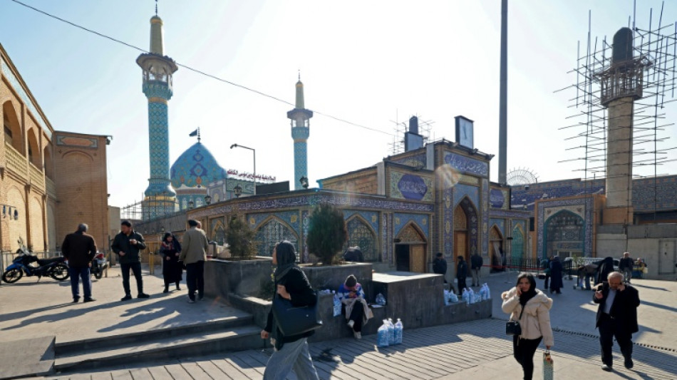 Ir&atilde; amea&ccedil;a bombardear bases e porta-avi&otilde;es dos EUA se for atacado