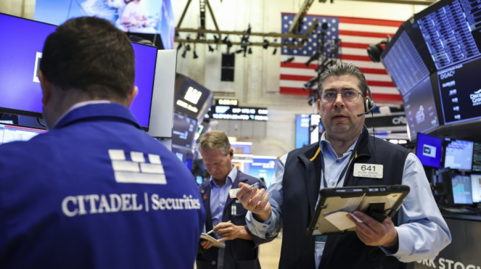 Wall Street en hausse, les valeurs traditionnelles pr&eacute;f&eacute;r&eacute;es &agrave; la tech