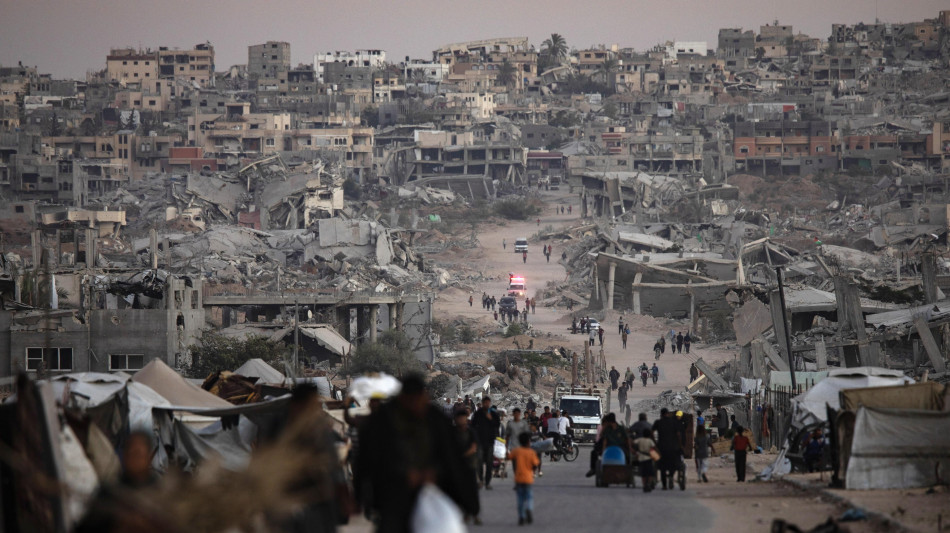 Media, '3 attacchi aerei Idf a Khan Younis, droni contro Gaza'