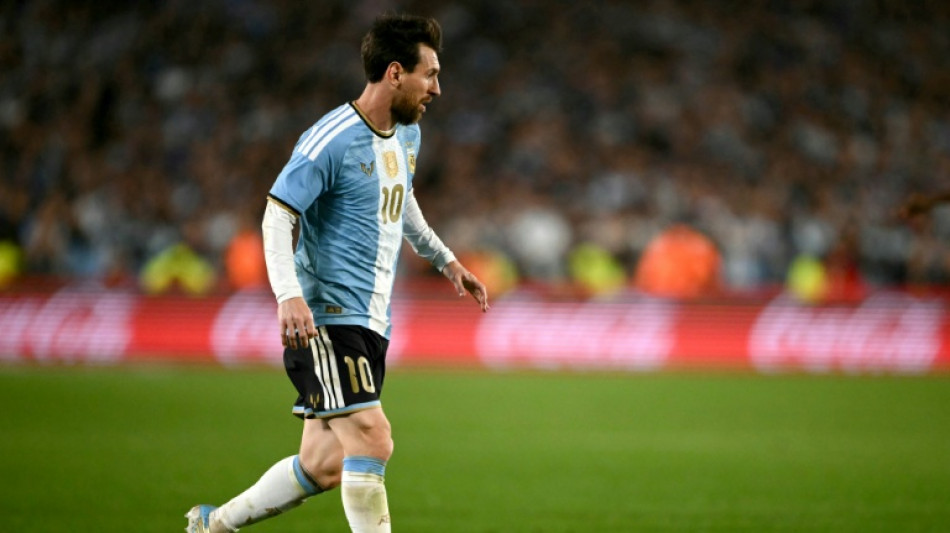 "N&atilde;o haver&aacute; nada igual em campo", diz Scaloni sobre Messi