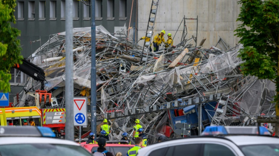 Mindestens zwei Tote durch Ger&uuml;st-Einsturz in der Schweiz