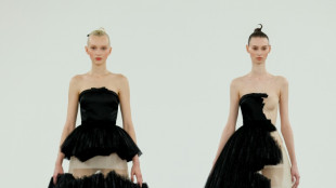 Tijeretazo de Viktor y Rolf a la alta costura en Par&iacute;s