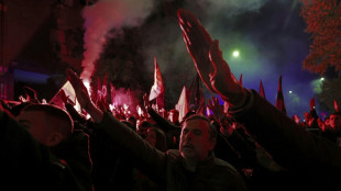 Simpatizantes de Franco marcham em Madri um dia ap&oacute;s anivers&aacute;rio da morte do ditador