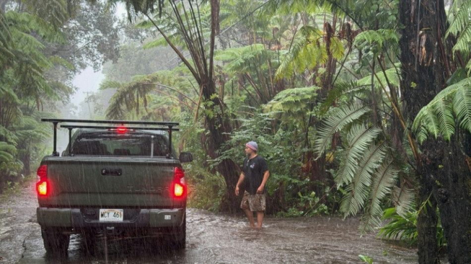 L'ouragan Lala fr&ocirc;le la Grande &Icirc;le d'Hawa&iuml;, fortes pluies