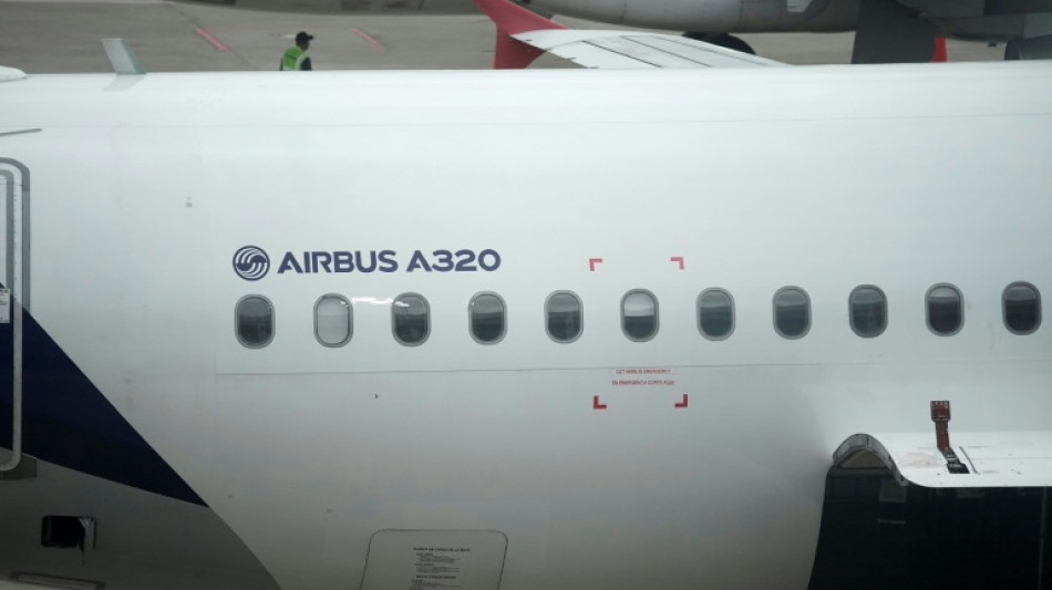 Menos de 100 aviones A320 siguen inmovilizados para cambiar un programa de navegaci&oacute;n, anuncia Airbus