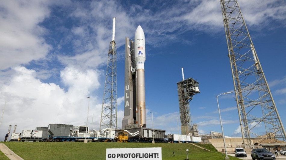 Amazon a lanc&eacute; deux premiers satellites tests pour sa constellation internet