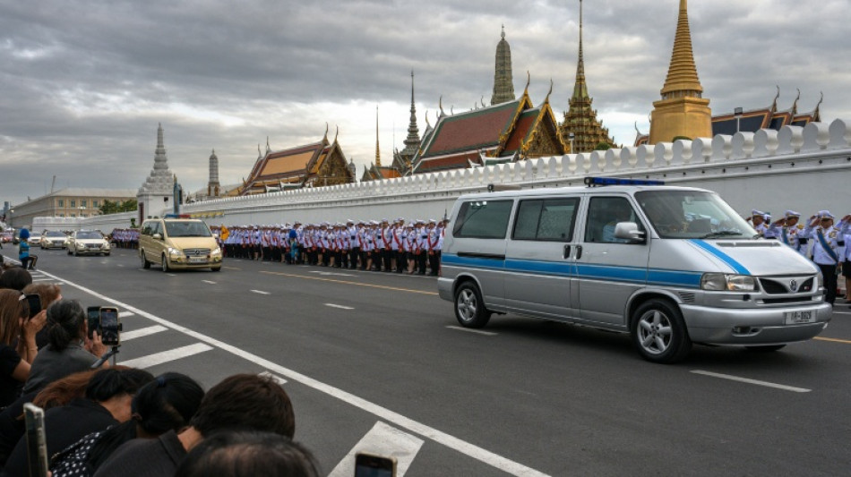 La Thaïlande entame une année de deuil après le décès de la reine mère Sirikit