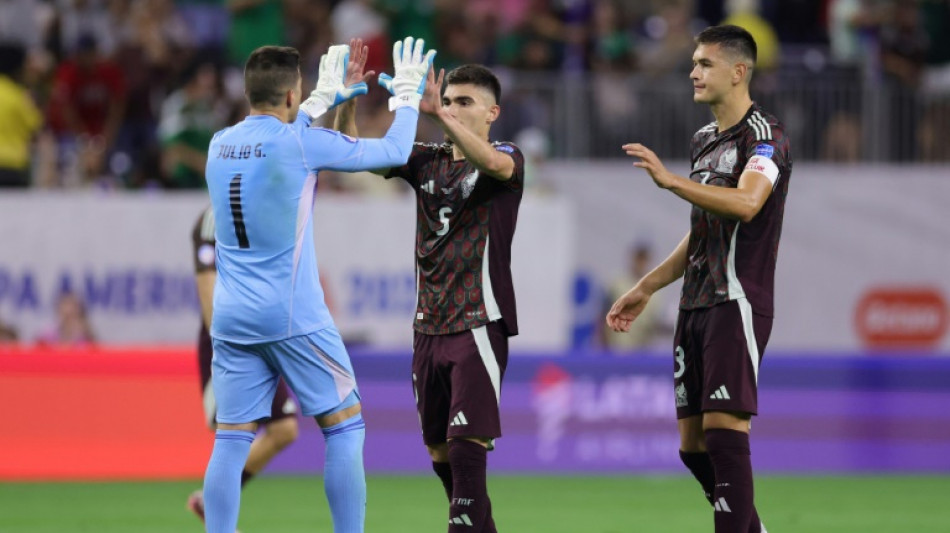 Herida, M&eacute;xico se lava la cara y vence 1-0 a Jamaica en la Copa Am&eacute;rica