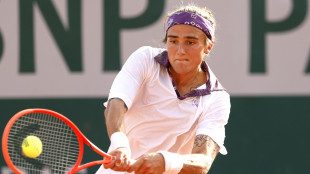 Tennis: Bellucci al secondo turno sull'erba di Stoccarda