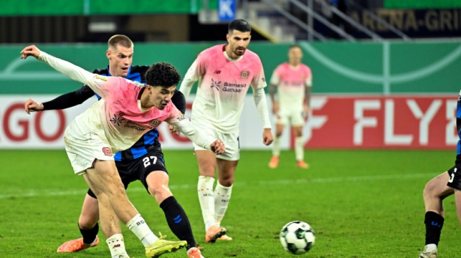 Leverkusen win late in German Cup, Stuttgart progress