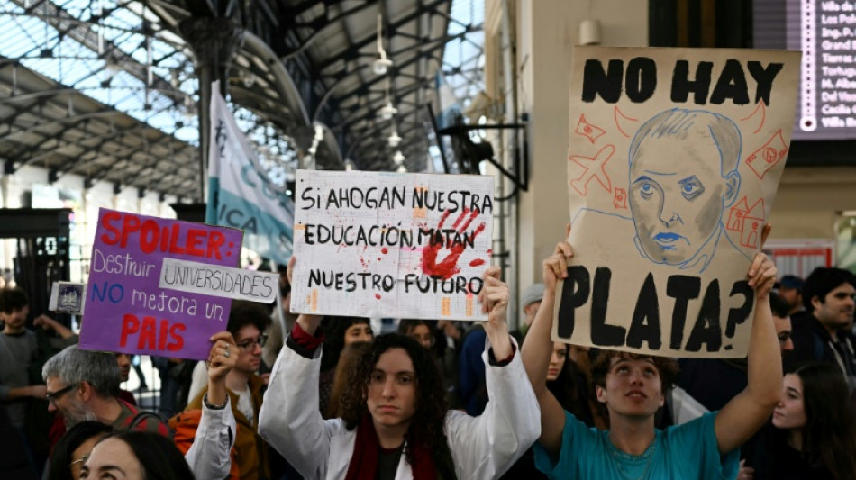Dezenas de milhares de argentinos marcharam contra cortes de Milei nas universidades p&uacute;blicas
