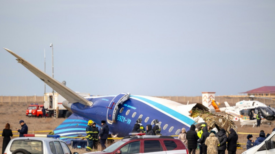 Aserbaidschanisches Passagierflugzeug in Kasachstan abgest&uuml;rzt - 32 &Uuml;berlebende