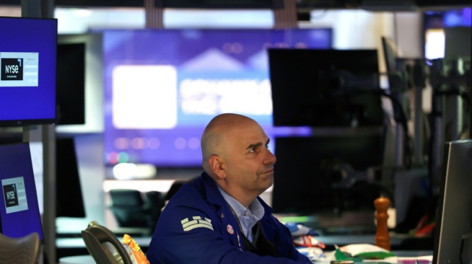 Wall Street termine en baisse, met un terme &agrave; sa s&eacute;rie de records