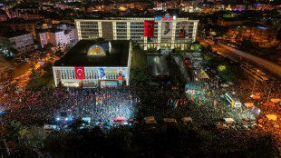 La oposici&oacute;n turca denuncia "golpe de Estado" tras arresto de principal rival de Erdogan