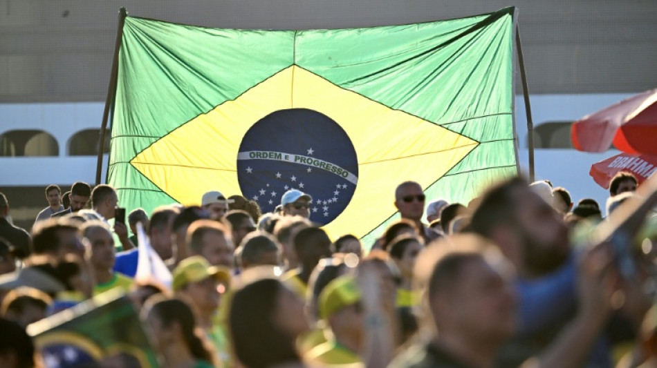 Partidarios de Bolsonaro marchan en Brasilia para exigir una amnistía a su líder