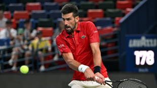 Djokovic vai enfrentar o surpreendente Vacherot nas semis do Masters 1000 de Xangai
