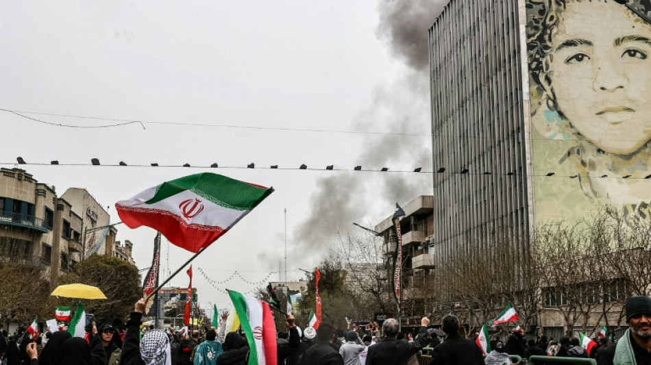 Heftigen Explosionen in Teheran - Iranische Spitzenpolitiker nehmen an Kundgebung teil