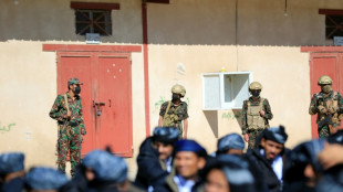 Los hut&iacute;es de Yemen atacan la mayor refiner&iacute;a de petr&oacute;leo de Arabia y el Ministerio de Defensa en Riad