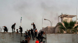 Incendian embajada sueca en Irak en protesta por quema del Cor&aacute;n prevista en Estocolmo