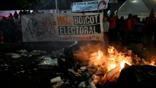 Ocho heridos en el desalojo de manifestantes que presionan por resultados electorales en Honduras