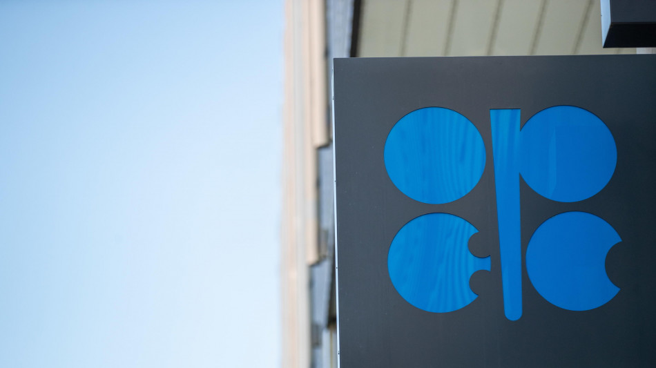 Opec+ conferma lo status quo, produzione di petrolio resta invariata