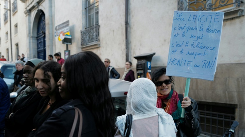 One in three French Muslims say suffer discrimination: report