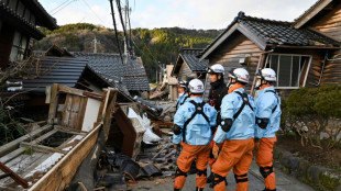 Las lluvias complican los rescates tras el terremoto que dej&oacute; 64 muertos en Jap&oacute;n