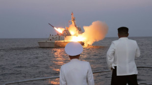 El l&iacute;der norcoreano, Kim Jong Un, supervisa el lanzamiento de misiles de crucero