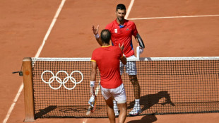 Novak Djokovic derrota a Rafael Nadal y da un paso m&aacute;s al oro ol&iacute;mpico