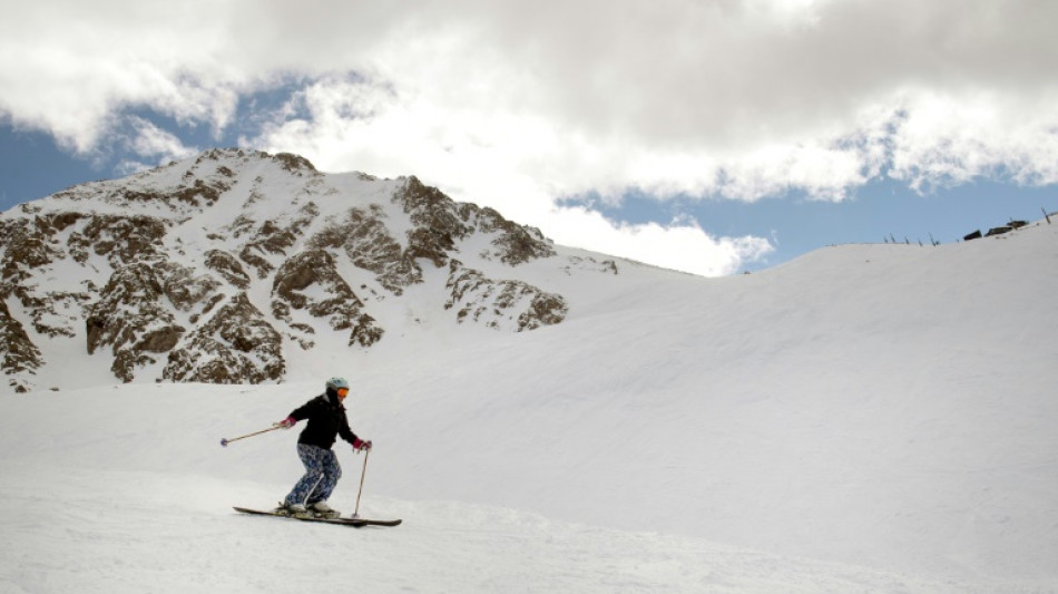 Temporada de esqu&iacute; se alarga por enormes nevadas que mitigan sequ&iacute;a en EEUU