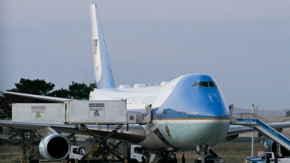 Troca de avi&atilde;o misteriosa de Trump gera questionamentos nos EUA