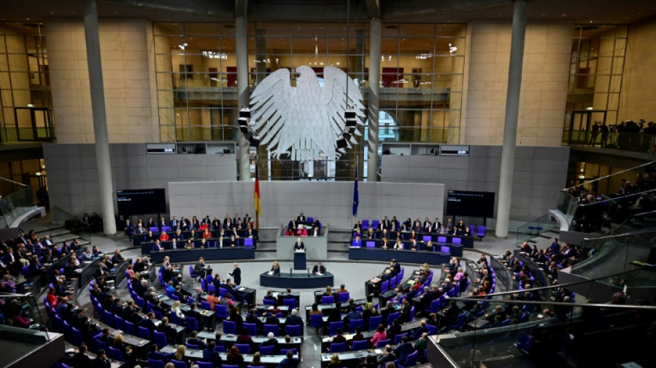 Bundestag beginnt namentliche Abstimmung &uuml;ber Vertrauensfrage