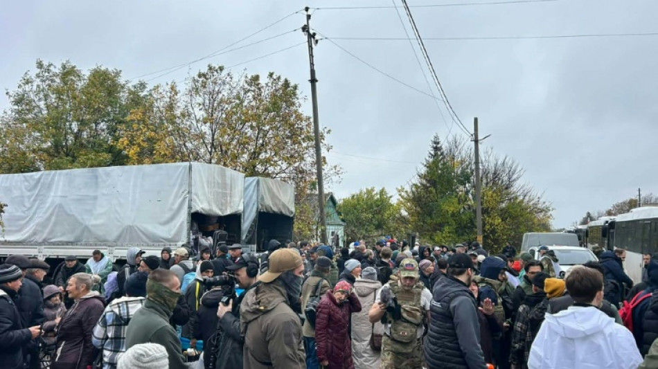 Ukraine : des habitants &eacute;vacu&eacute;s d'Olechky, en proie &agrave; une crise humanitaire