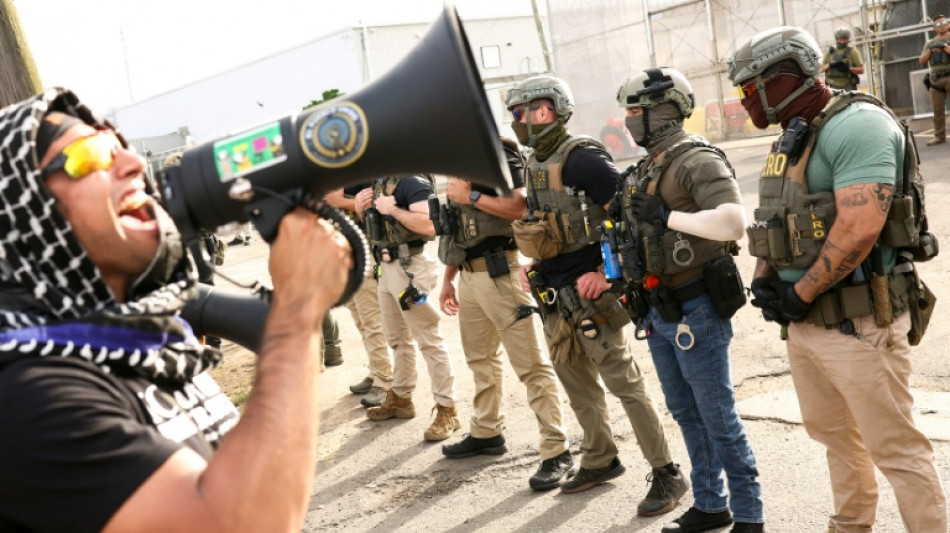 Autoridades divergem em meio a protestos em centro de deten&ccedil;&atilde;o nos EUA