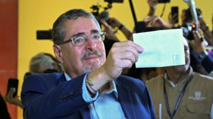 "Basta ya de tanta corrupci&oacute;n" en Guatemala, dice el nuevo presidente Ar&eacute;valo
